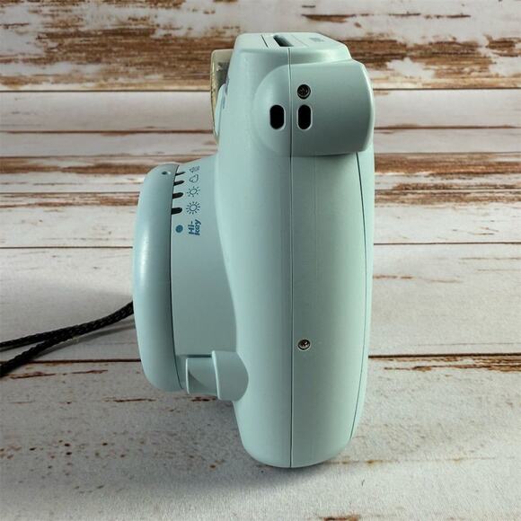 Fujifilm Instax Mini 8 Instant Film Camera Ice Blue - Picture 2 of 4